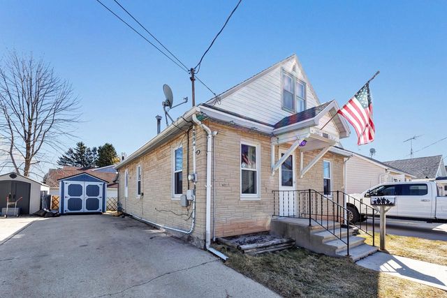 1611 Jackson STREET, Two Rivers, WI 54241