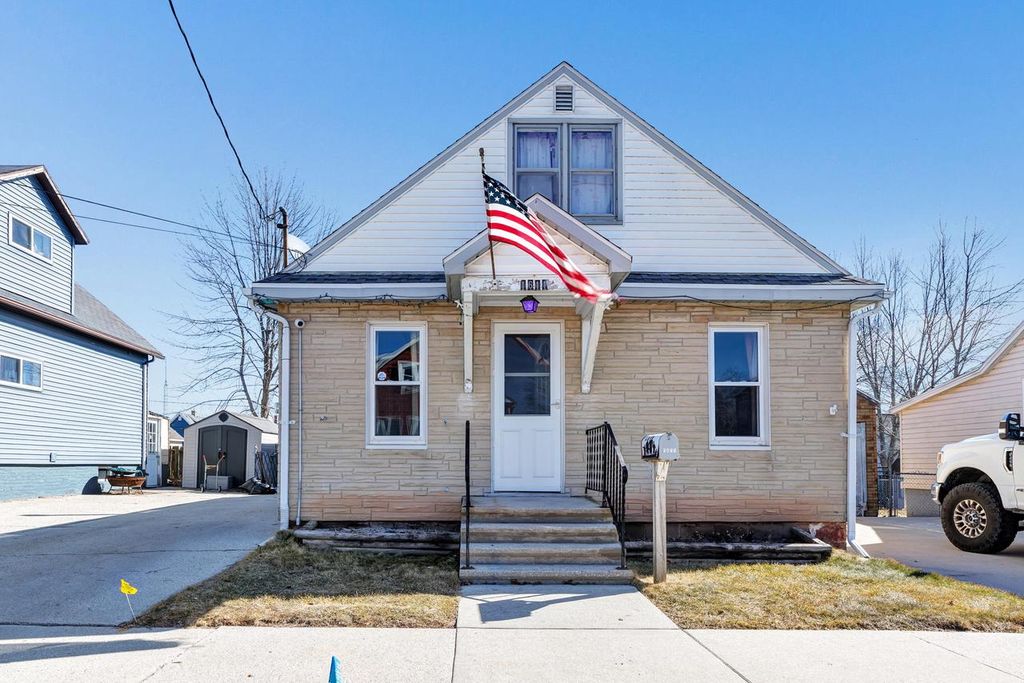 1611 Jackson STREET, Two Rivers, WI 54241