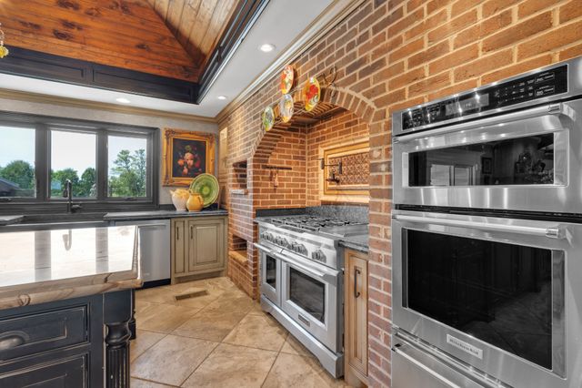 5016 Hillsboro Hwy, Hillsboro, TN 37342