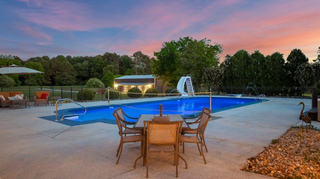 5016 Hillsboro Hwy, Hillsboro, TN 37342