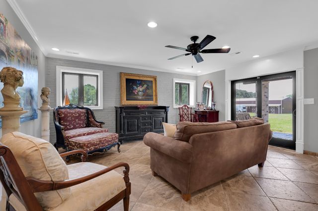 5016 Hillsboro Hwy, Hillsboro, TN 37342