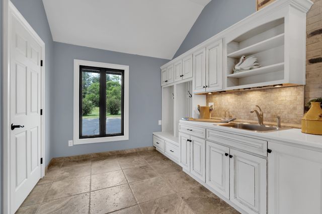 5016 Hillsboro Hwy, Hillsboro, TN 37342