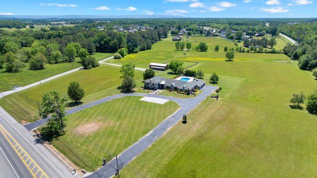 5016 Hillsboro Hwy, Hillsboro, TN 37342