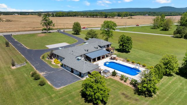 5016 Hillsboro Hwy, Hillsboro, TN 37342