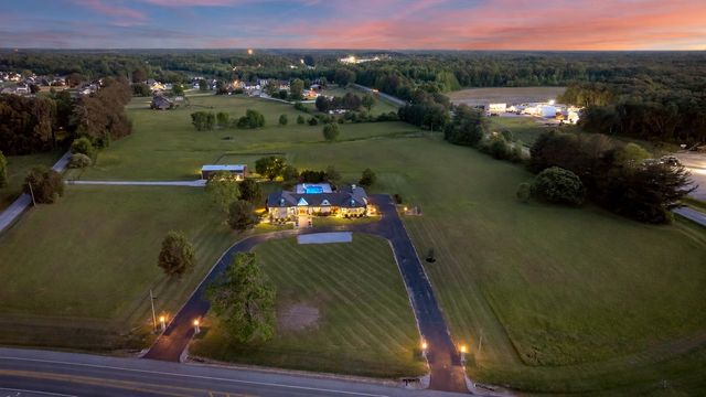 5016 Hillsboro Hwy, Hillsboro, TN 37342