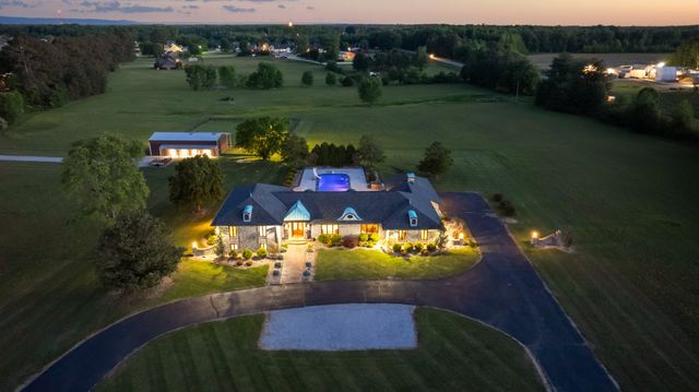 5016 Hillsboro Hwy, Hillsboro, TN 37342