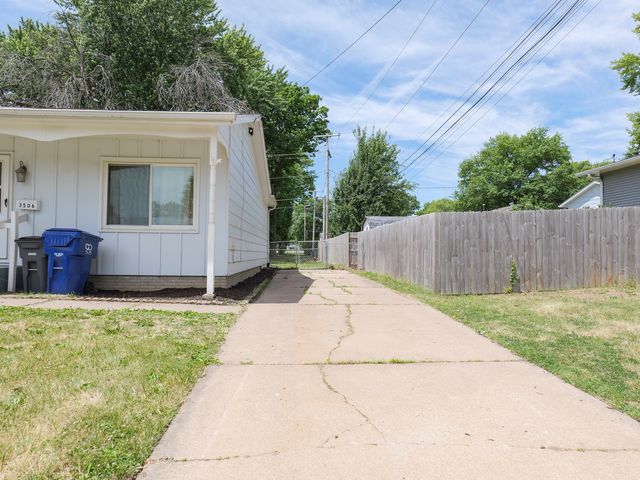 3506 Somerset Drive, Bettendorf, IA 52722