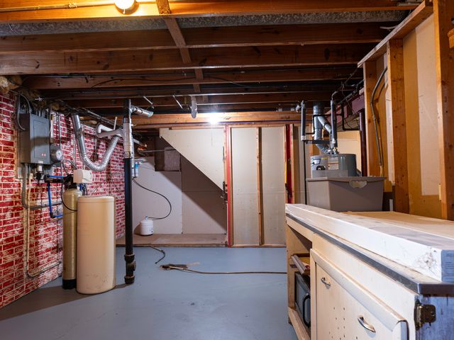3506 Somerset Drive, Bettendorf, IA 52722