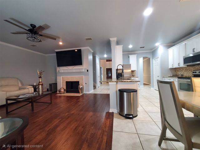 1024 Fair Oaks Drive, Grand Prairie, TX 75052