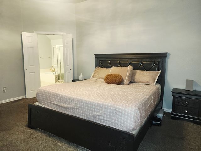 1024 Fair Oaks Drive, Grand Prairie, TX 75052