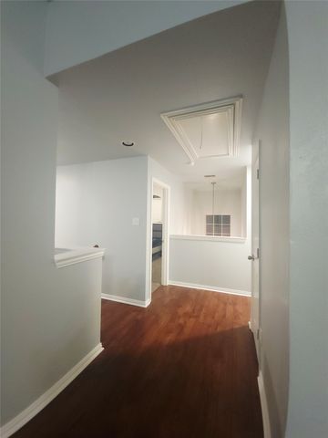 1024 Fair Oaks Drive, Grand Prairie, TX 75052