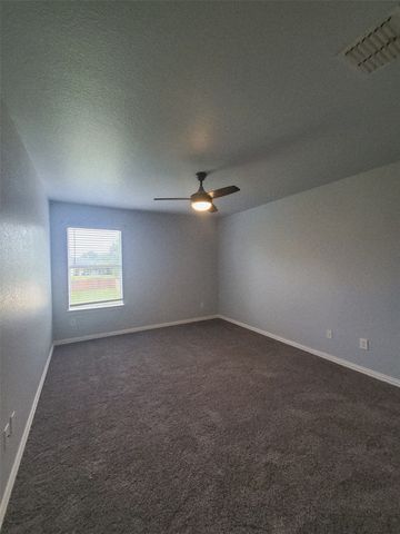 1024 Fair Oaks Drive, Grand Prairie, TX 75052