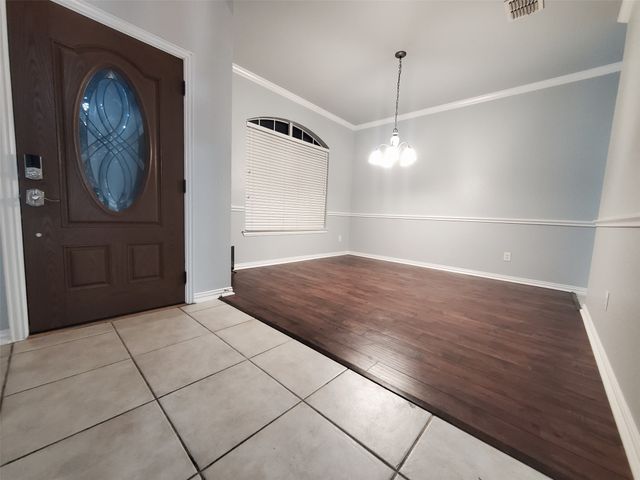 1024 Fair Oaks Drive, Grand Prairie, TX 75052