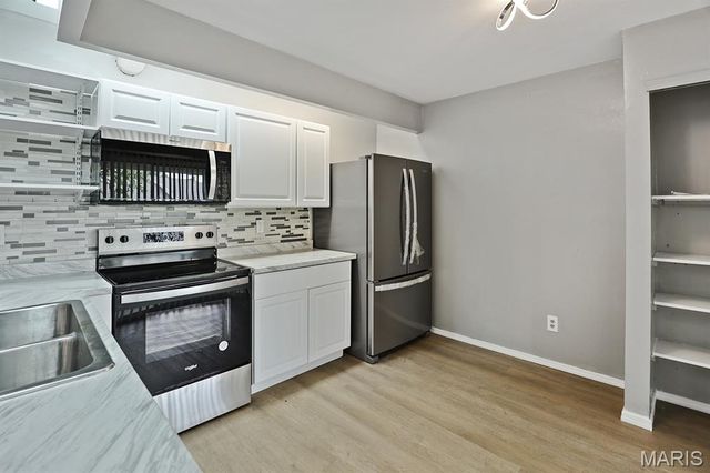 16016 Rose Wreath Lane, Florissant, MO 63034
