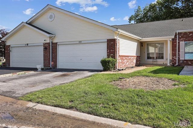 16016 Rose Wreath Lane, Florissant, MO 63034