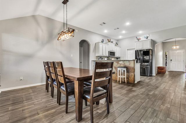 208 Cailin CT, Burnet, TX 78611