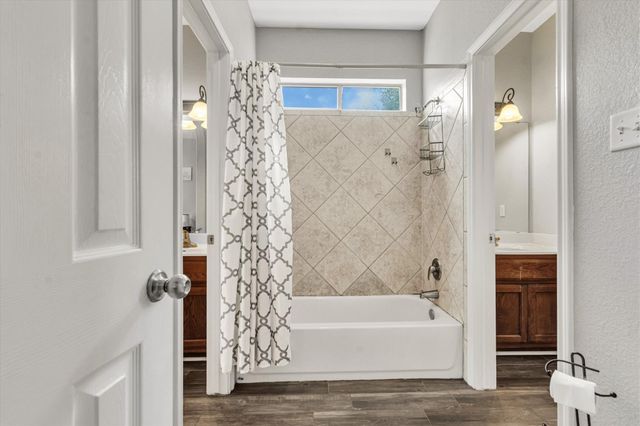 208 Cailin CT, Burnet, TX 78611