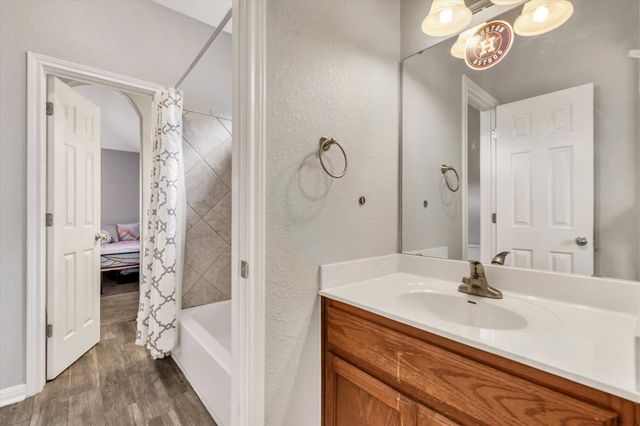 208 Cailin CT, Burnet, TX 78611