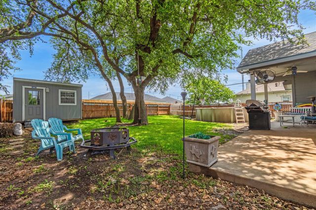208 Cailin CT, Burnet, TX 78611