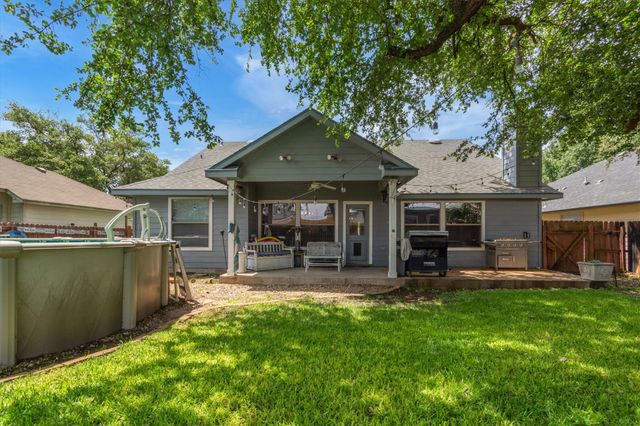 208 Cailin CT, Burnet, TX 78611
