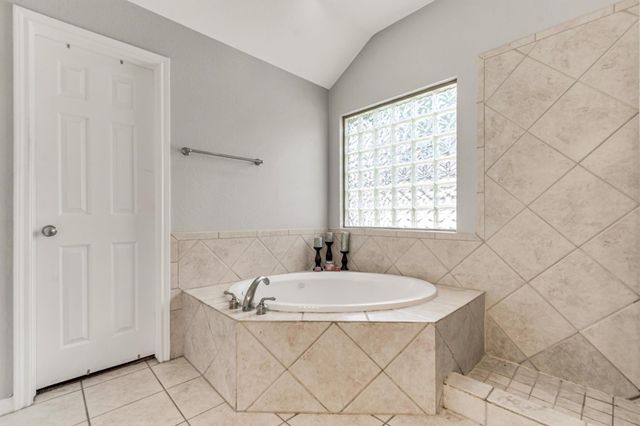 208 Cailin CT, Burnet, TX 78611