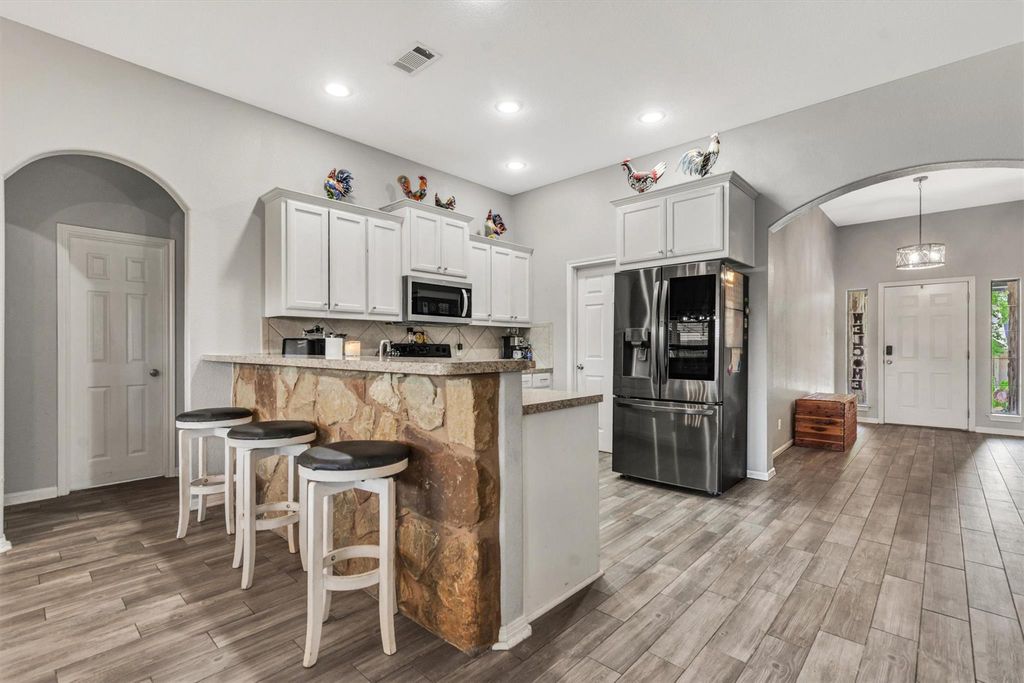 208 Cailin CT, Burnet, TX 78611