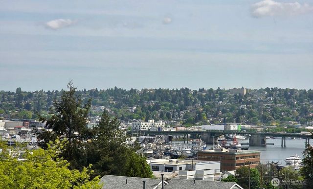 3835 25th Avenue W, Seattle, WA 98199