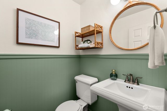 3835 25th Avenue W, Seattle, WA 98199