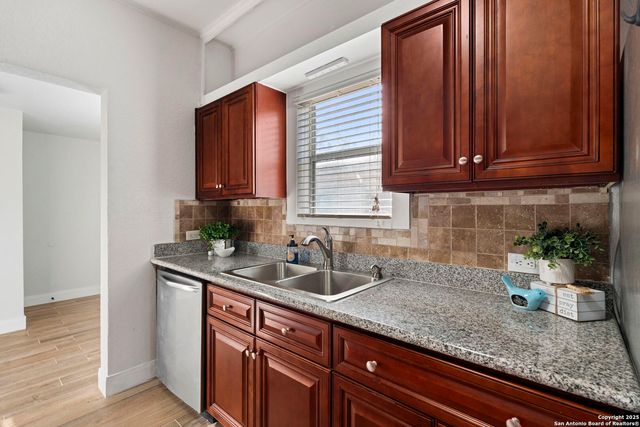 200 Frost, San Antonio, TX 78201