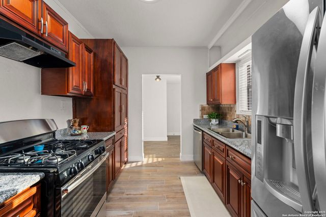 200 Frost, San Antonio, TX 78201