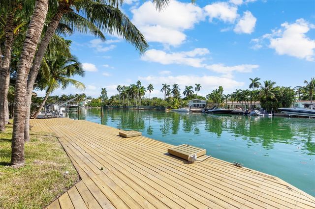 550 S Shore Dr, Miami Beach, FL 33141