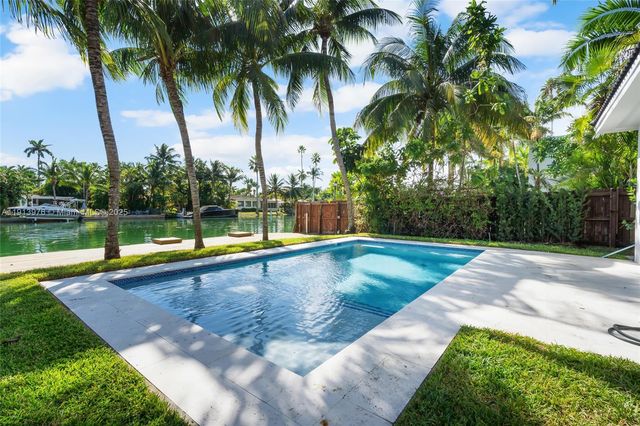 550 S Shore Dr, Miami Beach, FL 33141