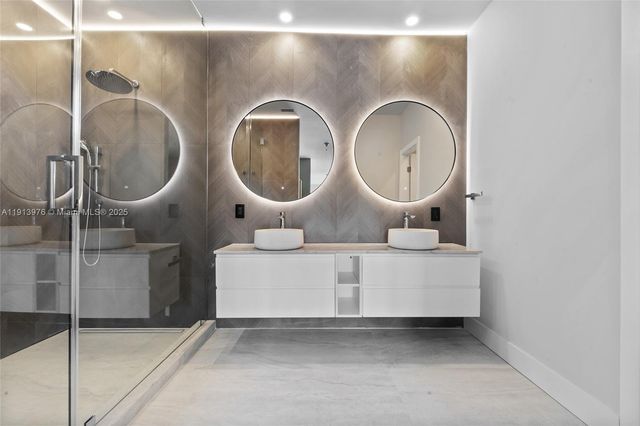 550 S Shore Dr, Miami Beach, FL 33141