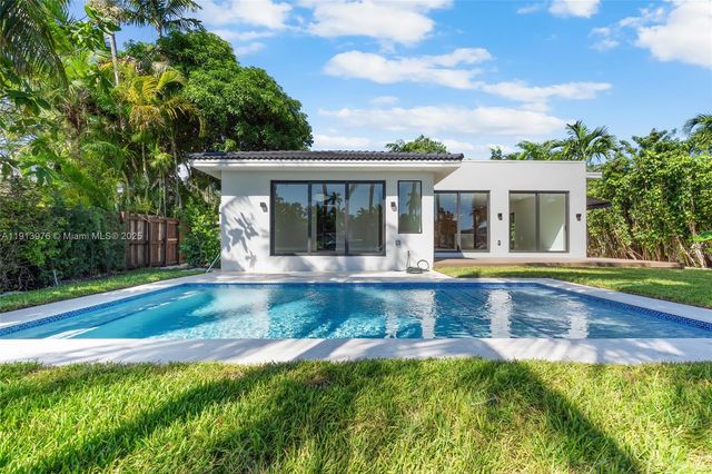 550 S Shore Dr, Miami Beach, FL 33141