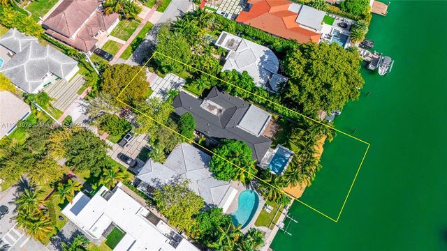 550 S Shore Dr, Miami Beach, FL 33141