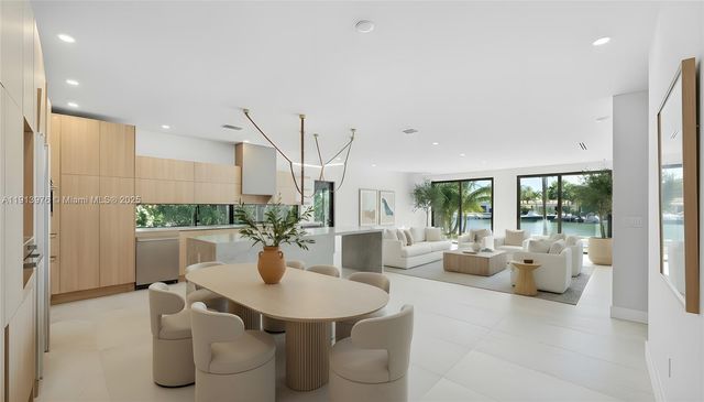 550 S Shore Dr, Miami Beach, FL 33141