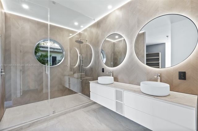 550 S Shore Dr, Miami Beach, FL 33141