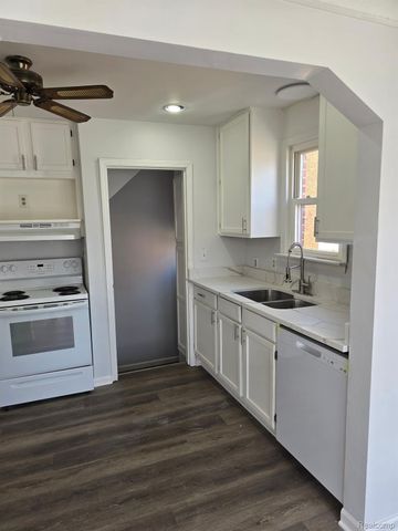 1713 DREXEL Street, Dearborn, MI 48128