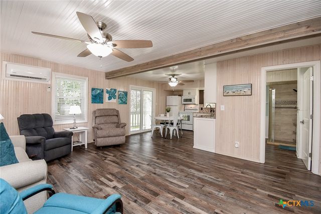 1678 Bayview Drive, Palacios, TX 77465