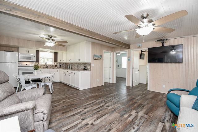 1678 Bayview Drive, Palacios, TX 77465