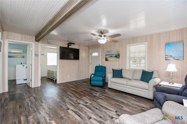 1678 Bayview Drive, Palacios, TX 77465