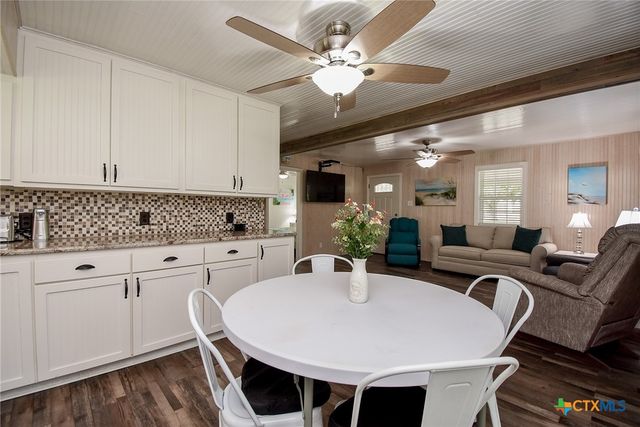 1678 Bayview Drive, Palacios, TX 77465