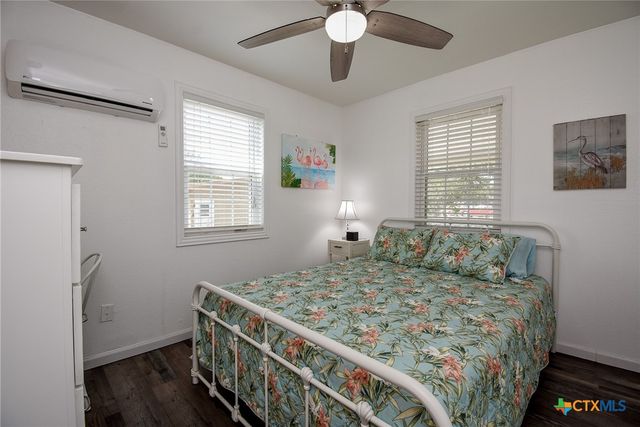 1678 Bayview Drive, Palacios, TX 77465