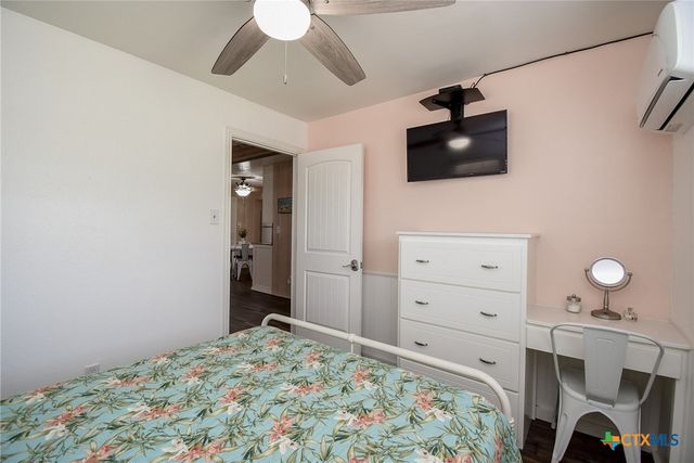 1678 Bayview Drive, Palacios, TX 77465