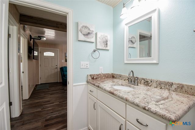 1678 Bayview Drive, Palacios, TX 77465