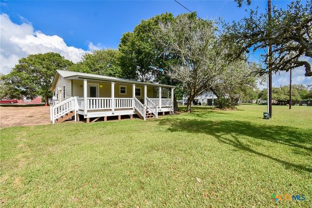 1678 Bayview Drive, Palacios, TX 77465