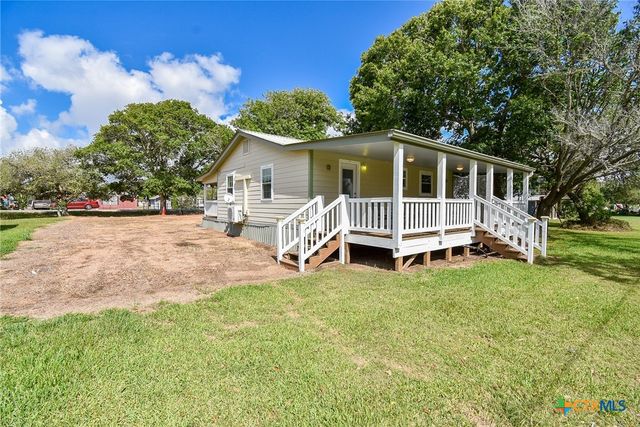 1678 Bayview Drive, Palacios, TX 77465