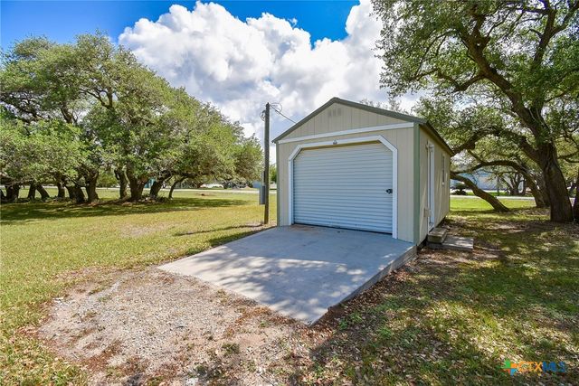 1678 Bayview Drive, Palacios, TX 77465