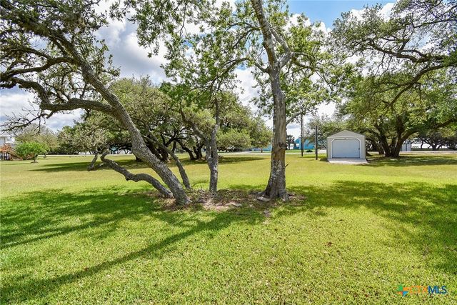 1678 Bayview Drive, Palacios, TX 77465