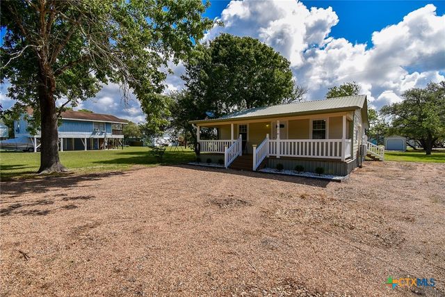 1678 Bayview Drive, Palacios, TX 77465